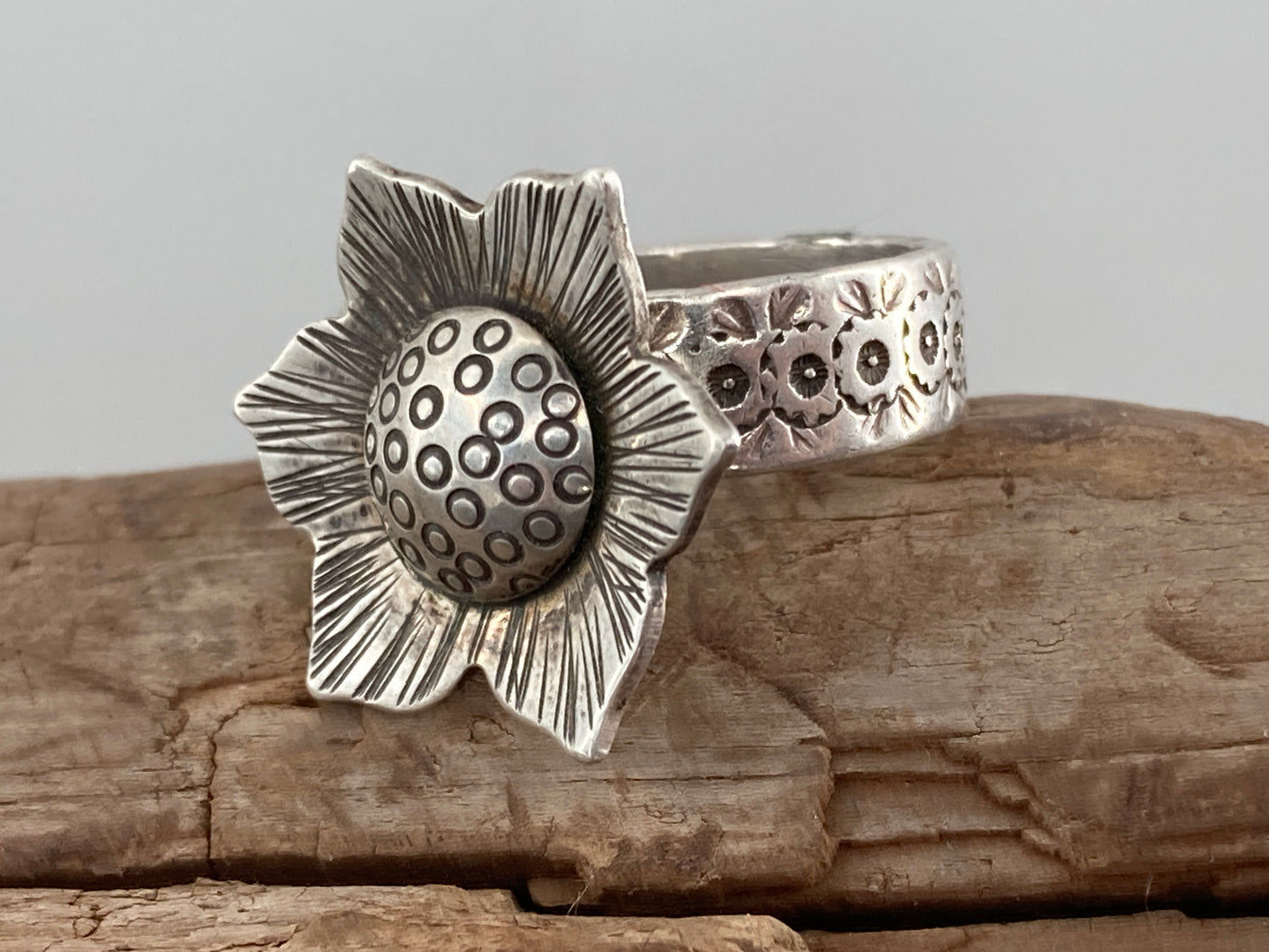 Flower Love Ring