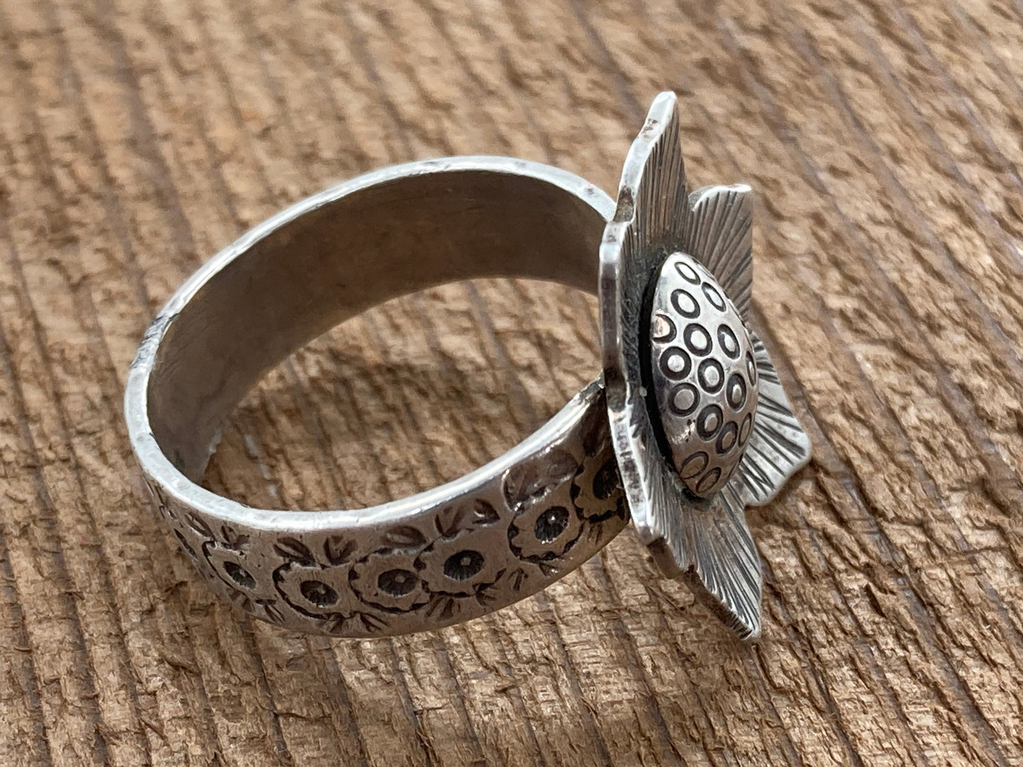 Flower Love Ring