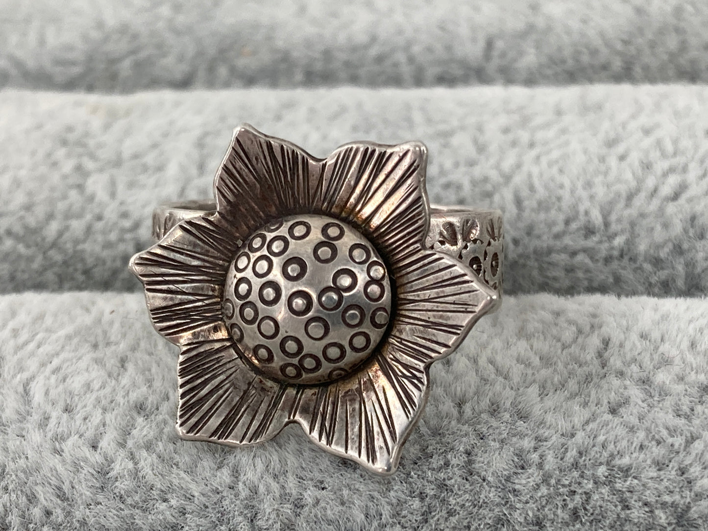 Flower Love Ring